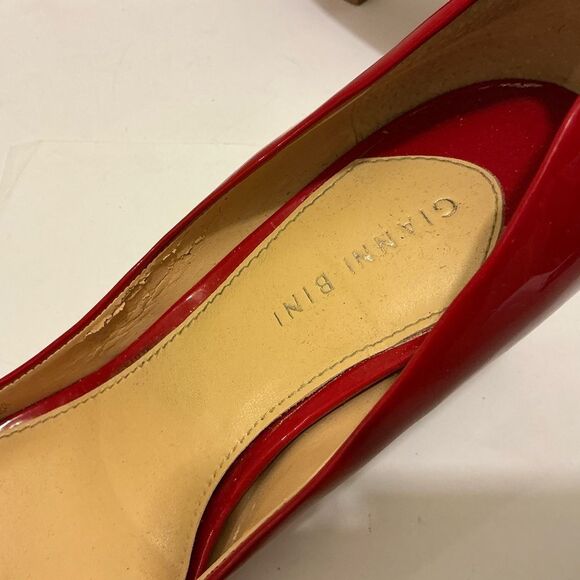 Gianni Bini Classic Red Heels - Picture 8 of 9